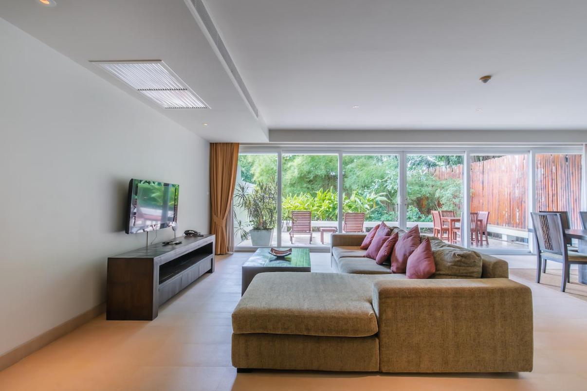 Poppy Beachfront Residence Rawai Room photo